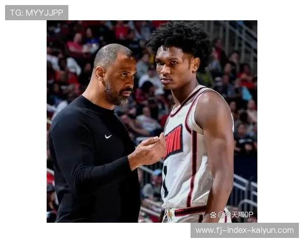 乌杜卡谈火箭防守进步，教练强调体系构建